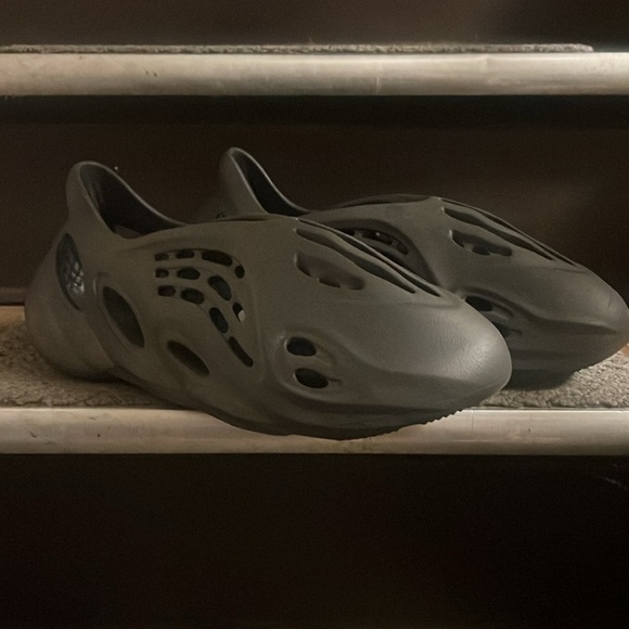 Yeezy Foam RNR-Size 15-barely worn, only indoors. No box. Great condition-NEW! - Picture 2 of 3